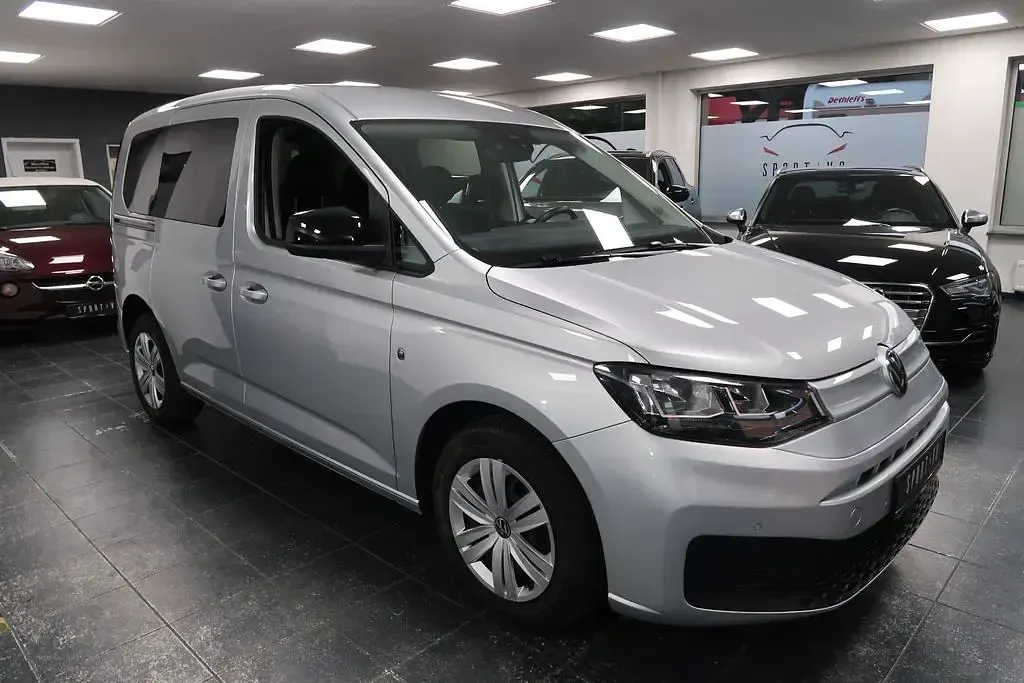 Gebraucht VW Caddy Basis 122 PS (89 kW) 2022 Silber Van / Kleinbus