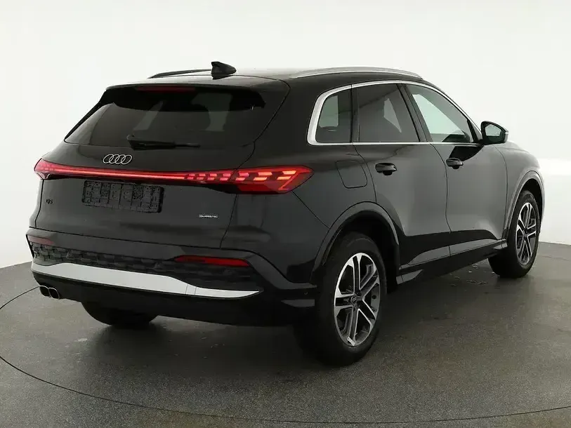 Neu Audi Q5 Ambiente 204 PS (150 kW) 2026 Schwarz SUV