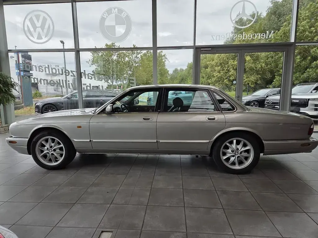 Gebraucht Jaguar XJ8 Executive 237 PS (174 kW) 1999 Silber Limousine