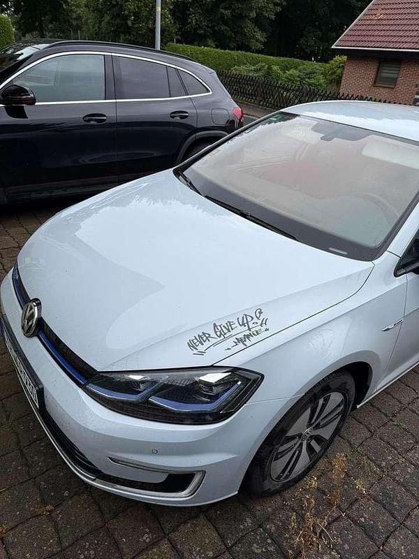 Gebraucht 2017 VW e-Golf Kleinwagen | 9.600 € (Guter Preis) - Bild 1/4