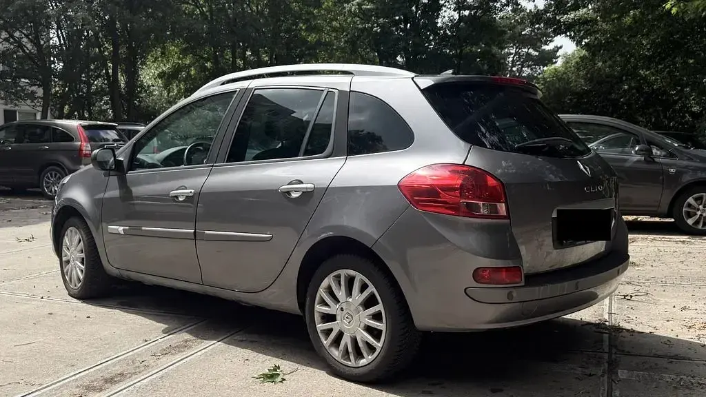 Gebraucht Renault Clio Luxe 111 PS (81 kW) 2011 Grau Limousine
