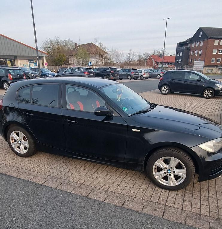 Gebraucht BMW 116 122 PS (89 kW) 2008 Schwarz Kleinwagen