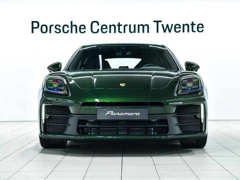 Neu Porsche Panamera 4 470 PS (345 kW) 2025 Grün Limousine