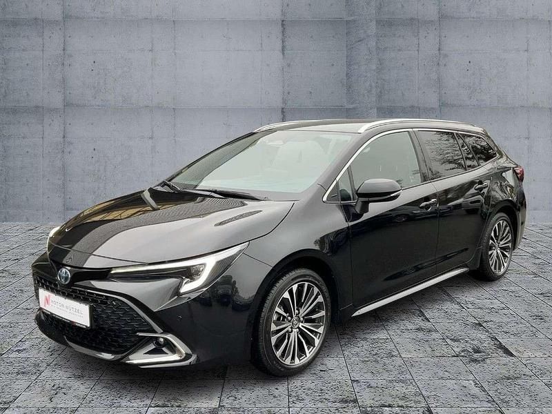Neu Toyota Corolla 140 PS (102 kW) 2025 Black mica / ink Kombi
