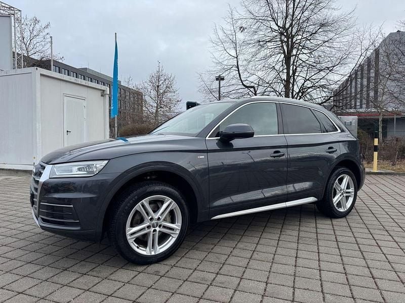 Gebraucht Audi Q5 S-Line 190 PS (139 kW) 2019 Grau SUV