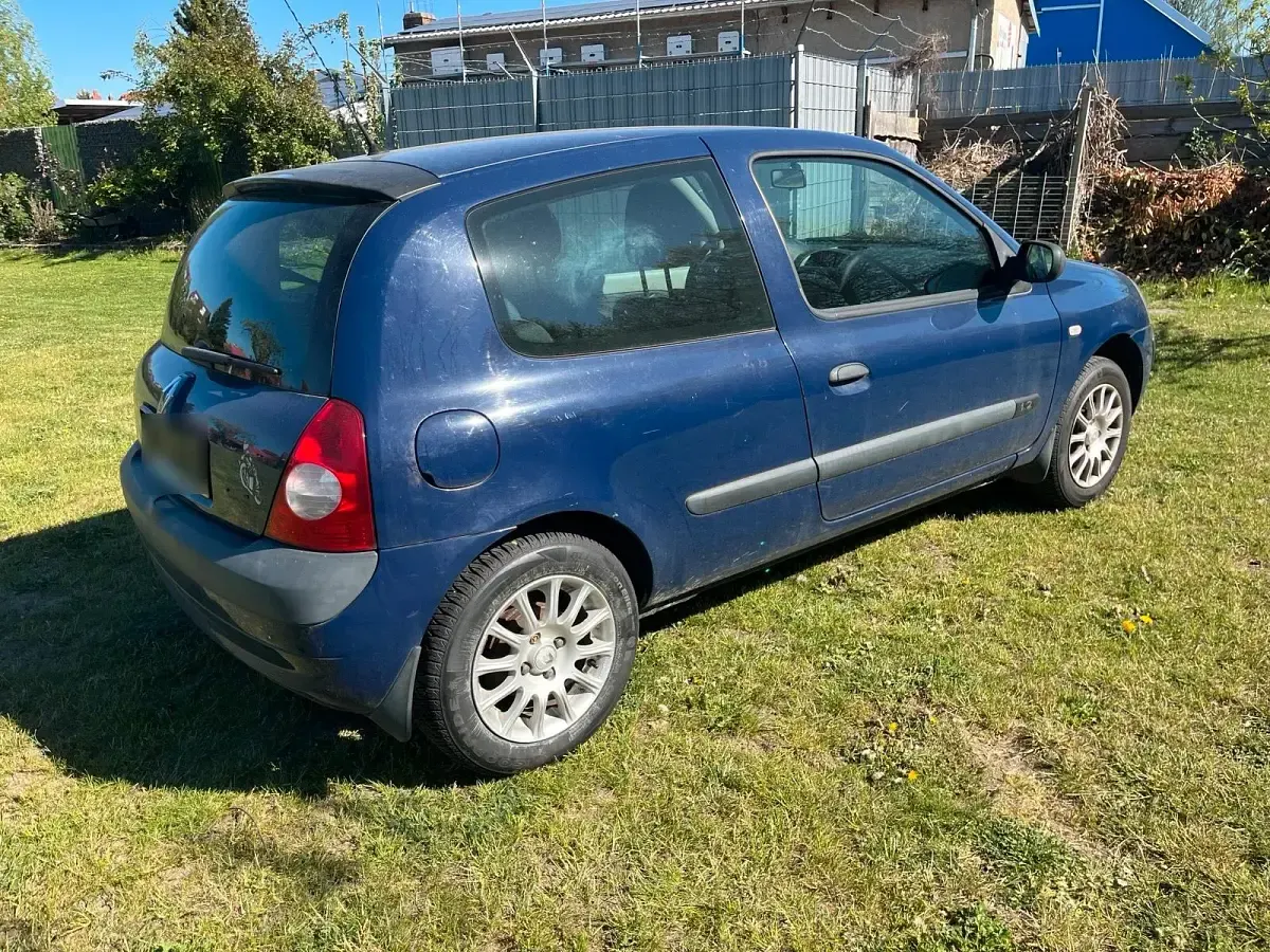 Gebraucht Renault Clio II 58 PS (42 kW) 2004 Blau Kleinwagen