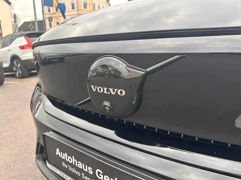 Usata Volvo EX40 Plus 185 kW (252 CV) 2025 Nero SUV