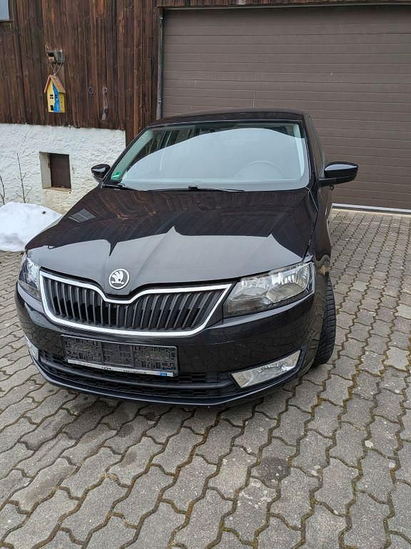 Gebraucht Skoda Rapid Active 90 PS (66 kW) 2015 Schwarz Kleinwagen