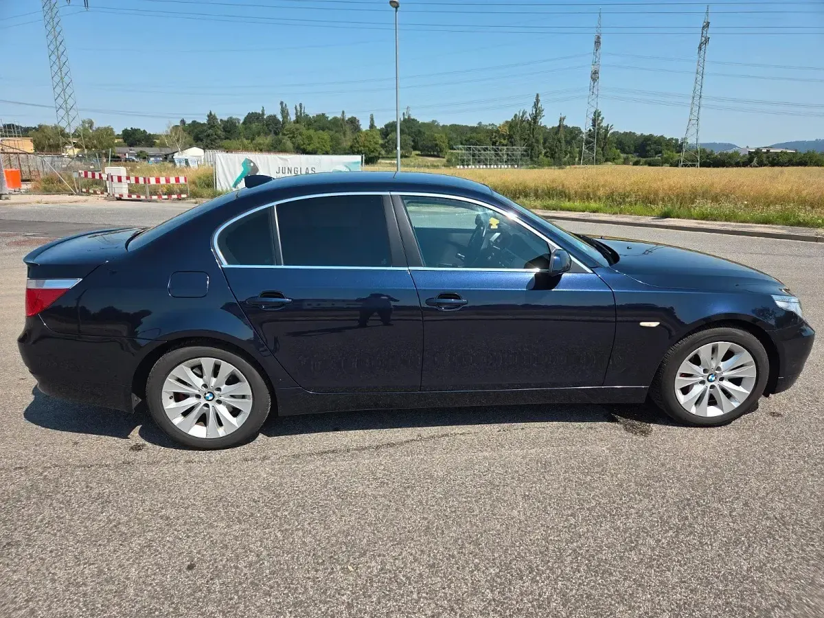Gebraucht BMW 525 218 PS (160 kW) 2005 Blau Limousine