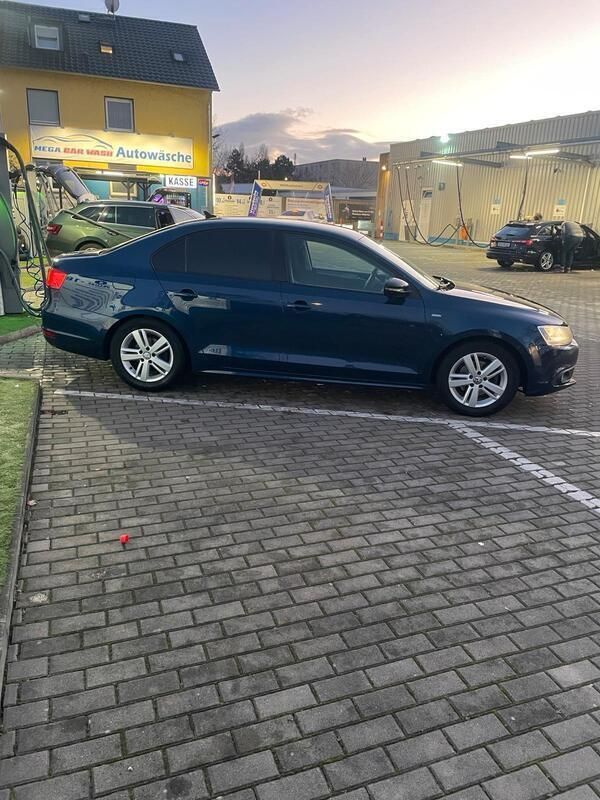 Blau Gebraucht 2013 VW Jetta Limousine | 4.800 € (Guter Preis) - Bild 1/4