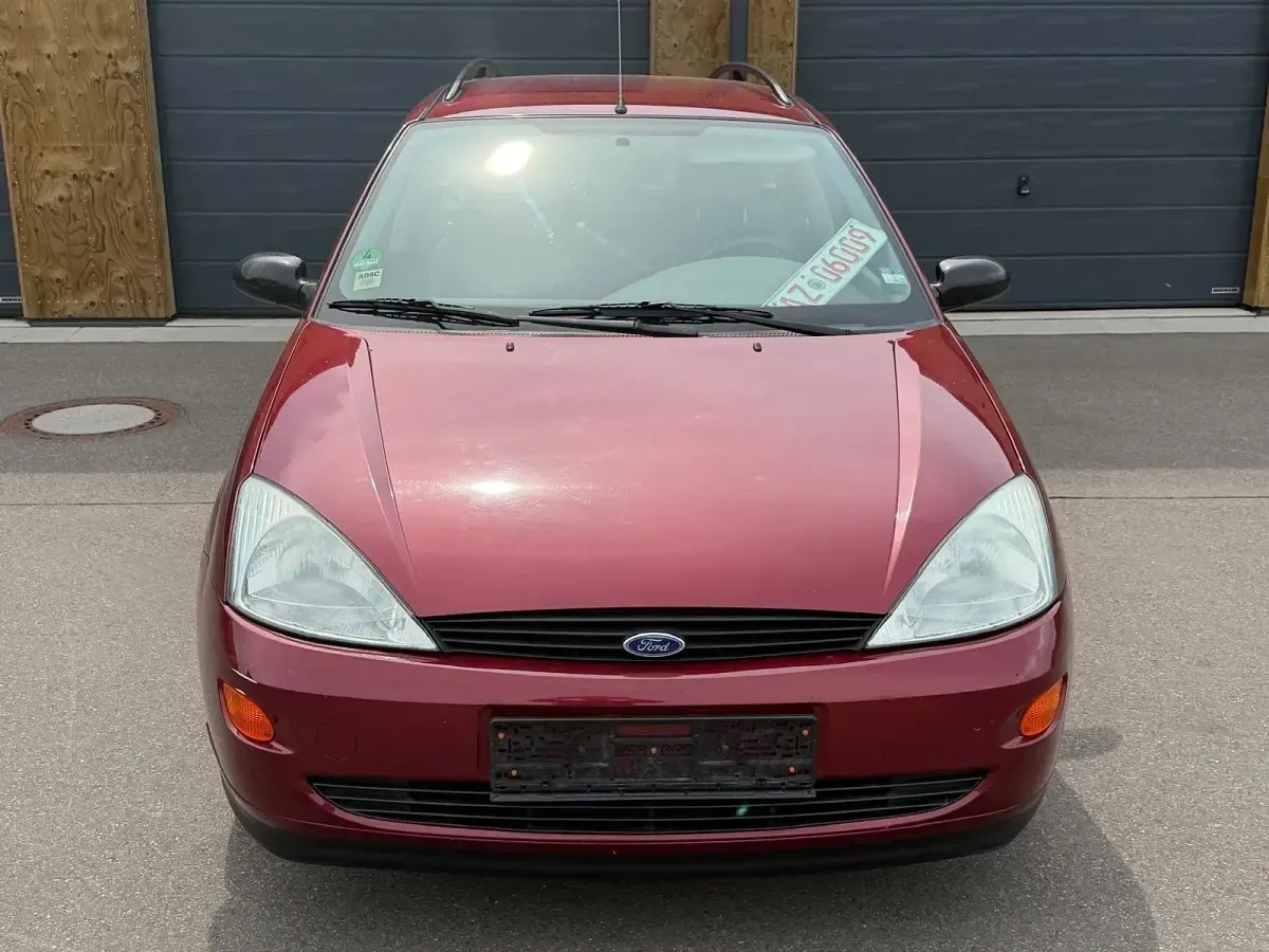 Gebraucht Ford Focus 100 PS (73 kW) 2000 Rot Kombi