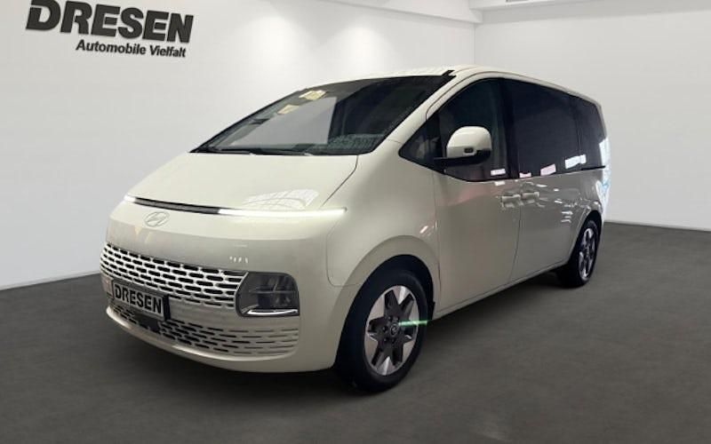 Gebraucht Hyundai Staria Trend 225 PS (165 kW) 2024 Weiss Van / Kleinbus