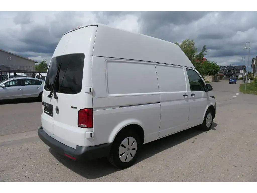 Gebraucht VW T6.1 150 PS (110 kW) 2021 Weiss Van