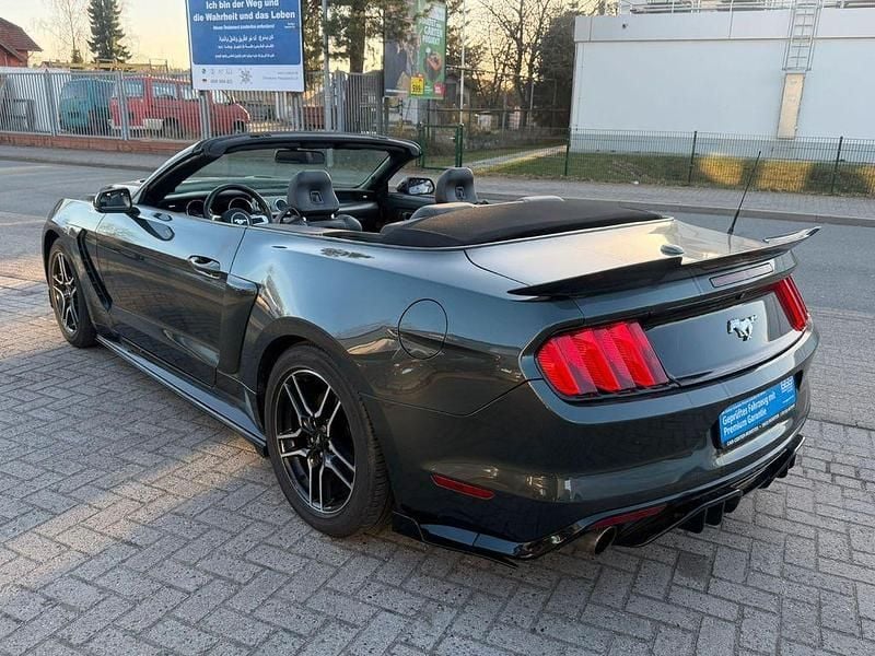 Gebraucht Ford Mustang Premium 317 PS (233 kW) 2015 Grün Cabrio