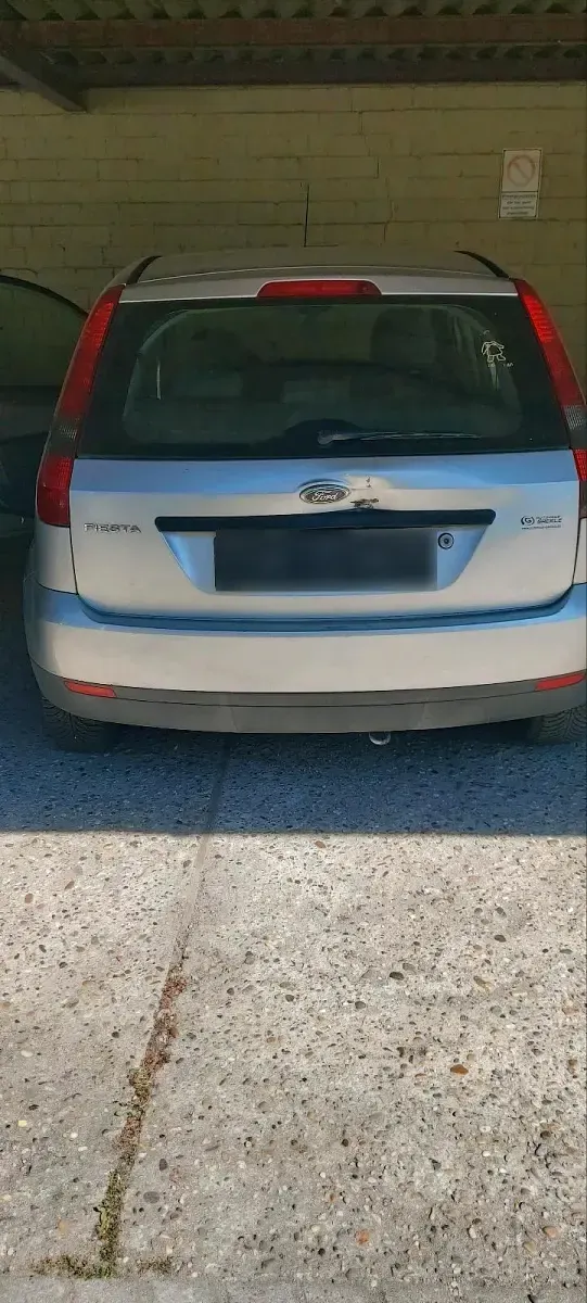 Używany Ford Fiesta 60 KM (44 kW) 2002 Srebrny Hatchback