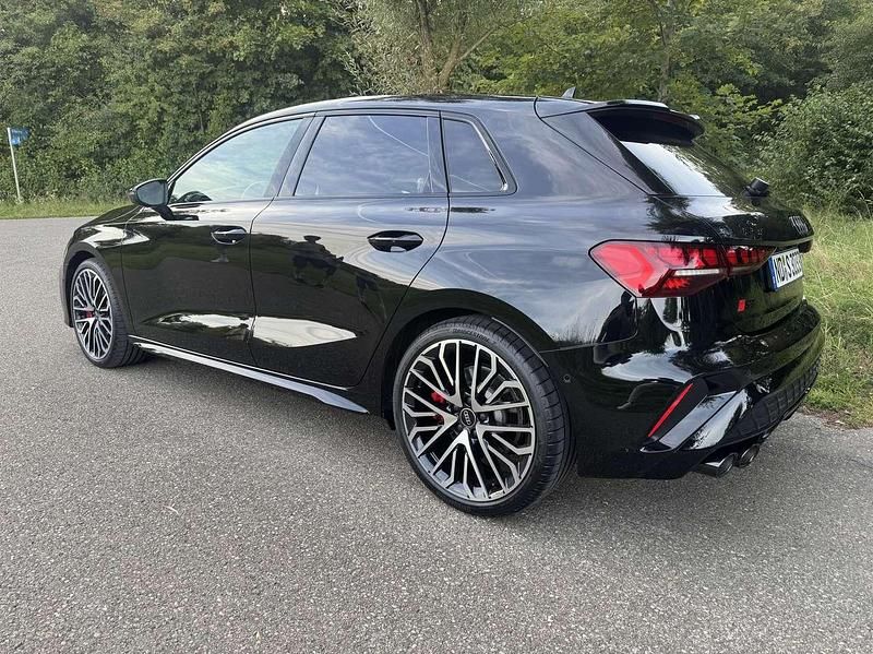 Gebraucht Audi S3 Sportback 333 PS (244 kW) 2024 Schwarz Kleinwagen
