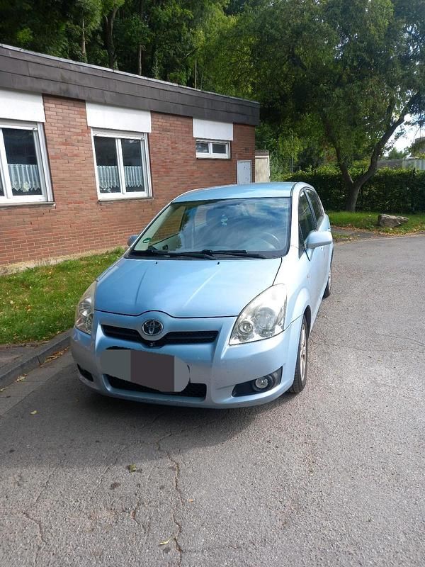 Blau Gebraucht 2008 Toyota Verso Van / Kleinbus | 3.400 € (Fairer Preis) - Bild 1/4