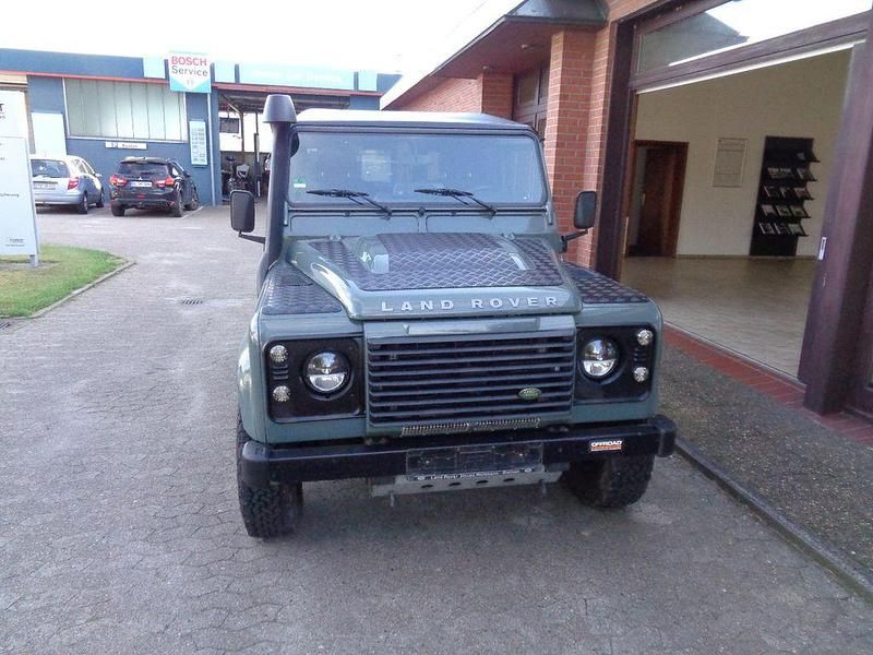 Gebraucht Land Rover Defender S 122 PS (89 kW) 2010 Grün SUV
