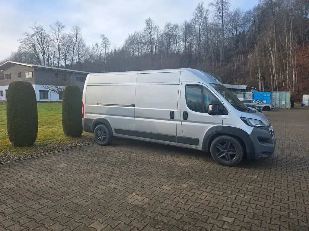 Gebraucht Peugeot Boxer Comfort 177 PS (130 kW) 2015 Silber Van