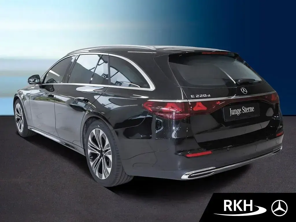 Gebraucht Mercedes E220 Avantgarde 197 PS (144 kW) 2025 Schwarz Kombi
