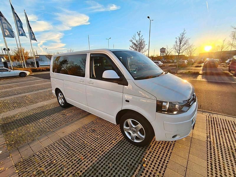 Gebraucht VW Caravelle 102 PS (75 kW) 2012 Weiß Van / Kleinbus