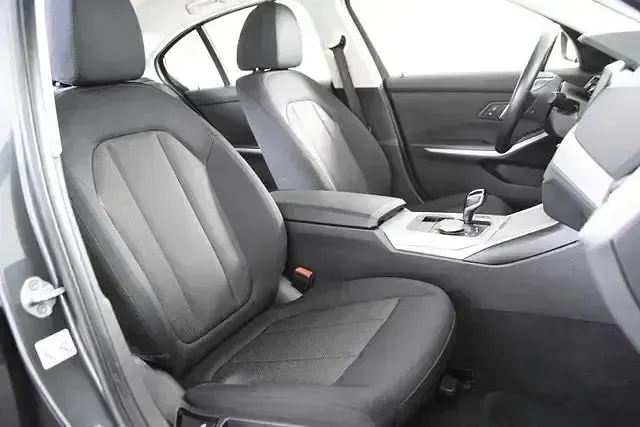 Gebraucht BMW 320e Sport Line 204 PS (150 kW) 2022 Grau Limousine