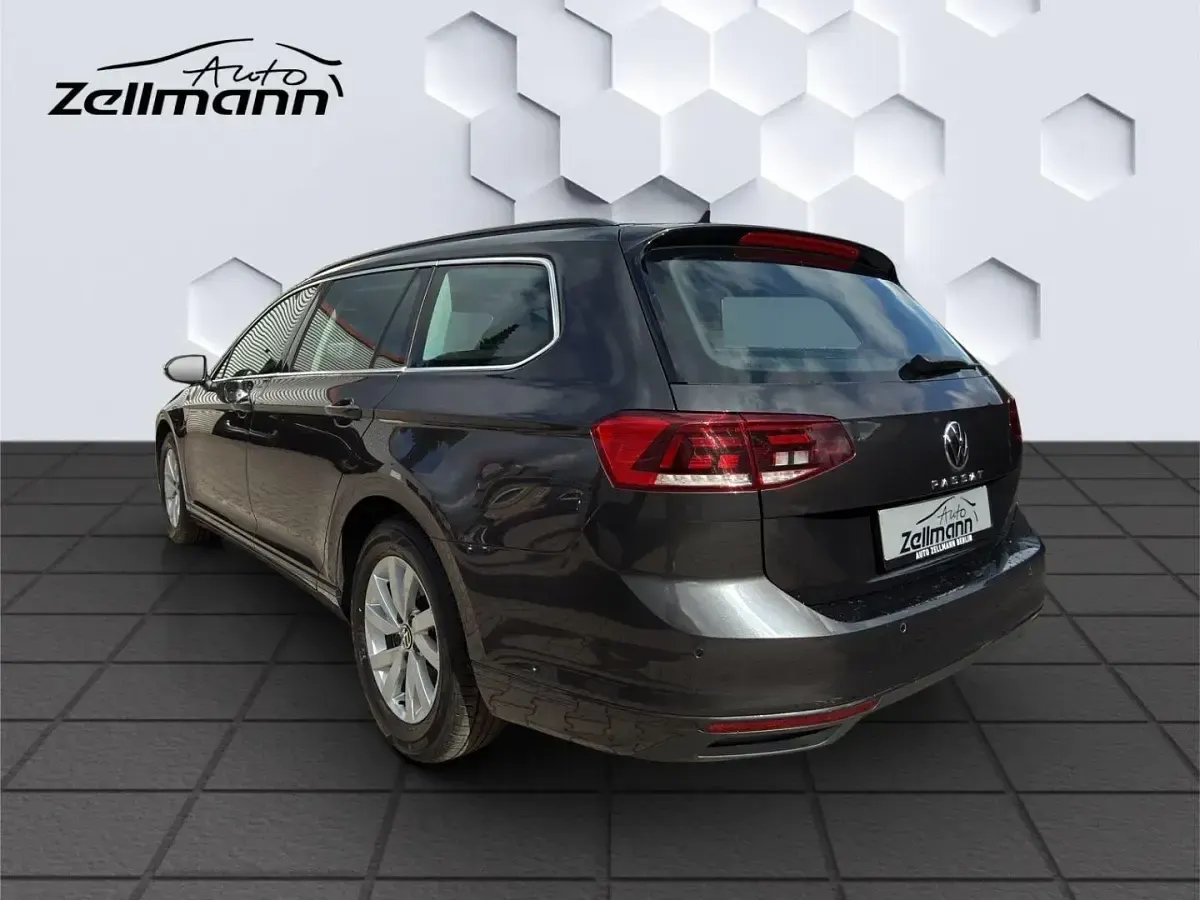 Gebraucht VW Passat Business 150 PS (110 kW) 2023 Grau Kombi
