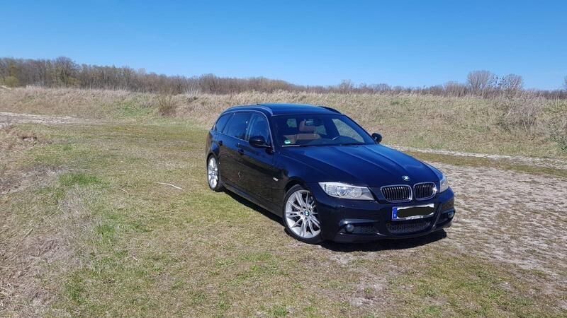 Schwarz Gebraucht 2011 BMW 330 M Sport Kombi | 11.999 € (Etwas zu teuer) - Bild 1/4