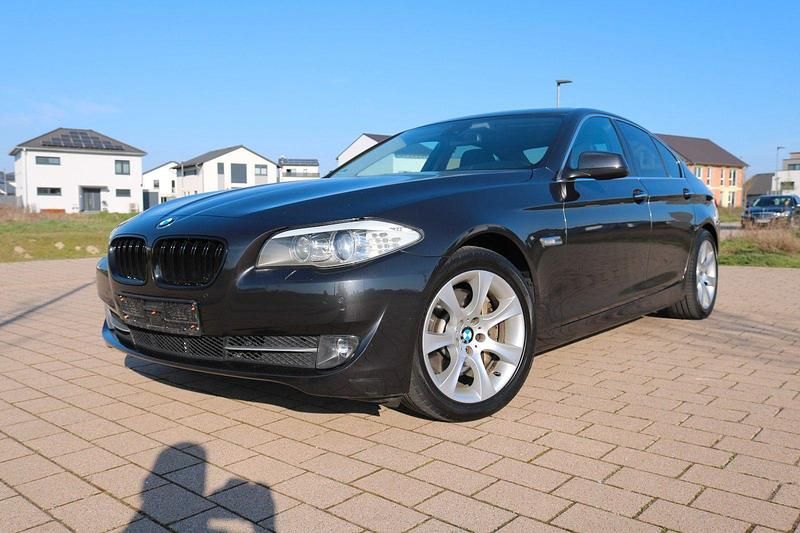 Gebraucht BMW 530 258 PS (189 kW) 2011 Schwarz Limousine