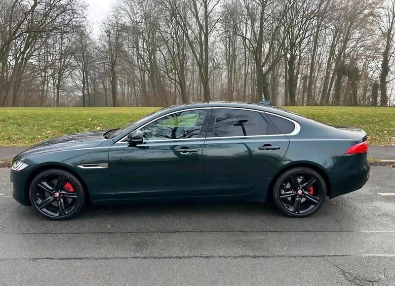 Gebraucht Jaguar XF 300 PS (220 kW) 2016 Andere farben Limousine