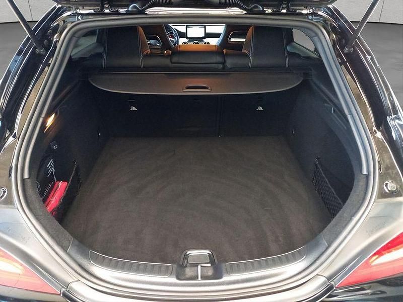 Gebraucht Mercedes CLA200 Shooting Brake Urban 156 PS (114 kW) 2019 Schwarz Kombi