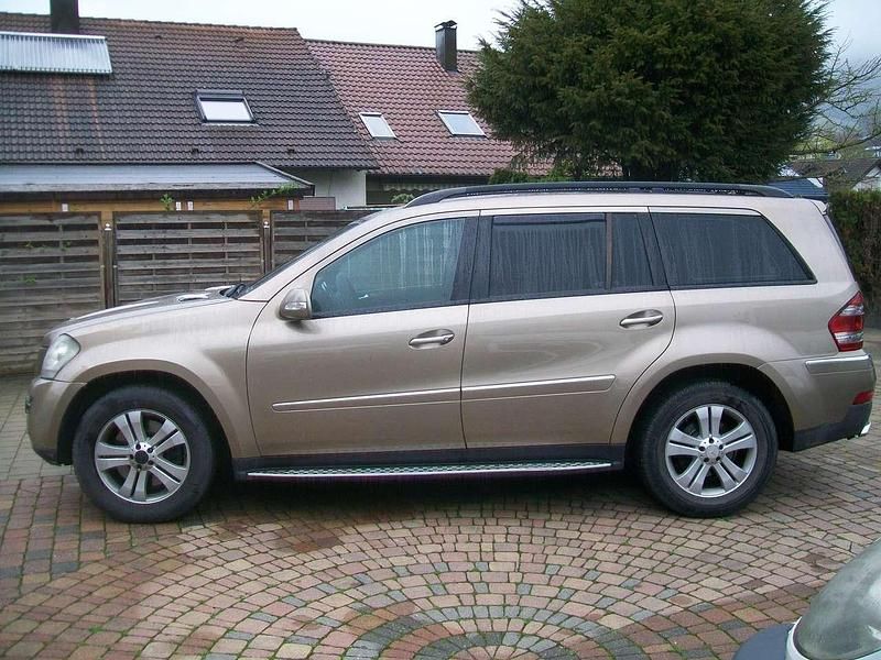 Gebraucht Mercedes GL320 224 PS (164 kW) 2007 Gold metallic SUV