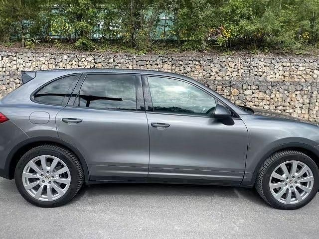 Gebraucht Porsche Cayenne 299 PS (219 kW) 2012 Grau SUV