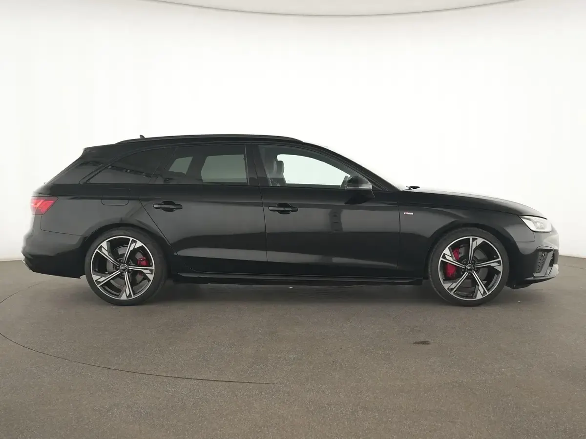 Gebraucht Audi A4 S-Line 265 PS (194 kW) 2023 Mythosschwarz Limousine