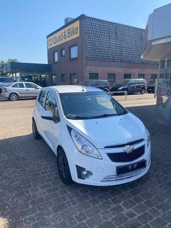 Weiß Gebraucht 2012 Chevrolet Spark LS Kleinwagen | 2.799 € (Fairer Preis) - Bild 1/4