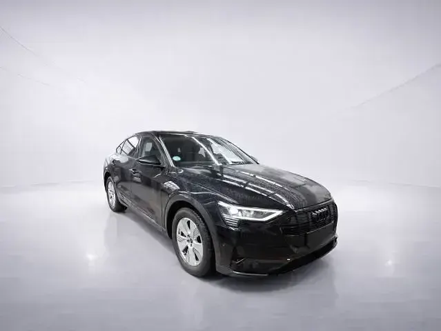 Gebraucht Audi e-tron Sportback Advanced Plus 300 kW (408 PS) 2022 Mythosschwarz metallic SUV