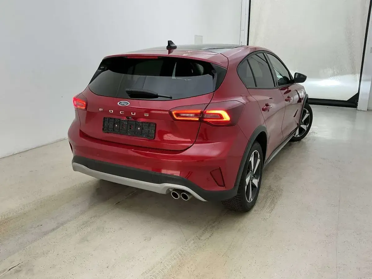 Gebraucht Ford Focus Active X 155 PS (114 kW) 2025 Fantastic red tc Kleinwagen