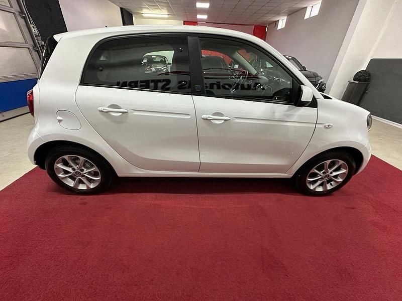 Gebraucht Smart ForFour Electric Drive 60 kW (82 PS) 2019 Weiß Kleinwagen