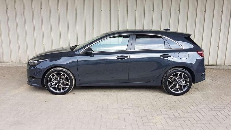 Gebraucht Kia Ceed 99 PS (72 kW) 2025 Pentametal Kleinwagen