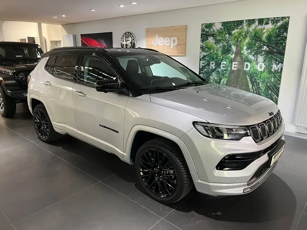 Gebraucht Jeep Compass 239 PS (175 kW) 2022 Silber SUV