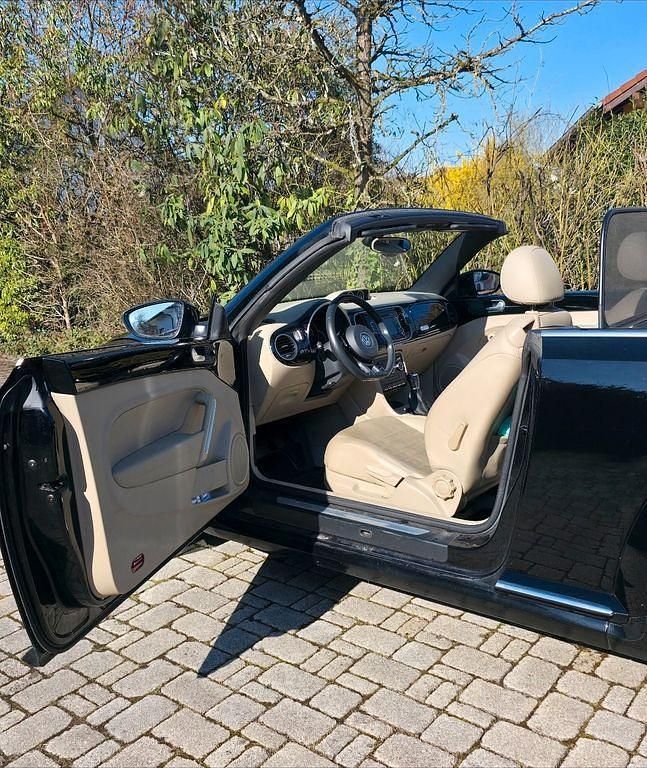 Gebraucht VW Beetle Design 105 PS (77 kW) 2014 Schwarz Kleinwagen
