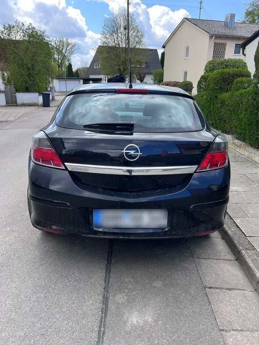 Usata Opel Astra 103 CV (75 kW) 2005 Nero Coupé