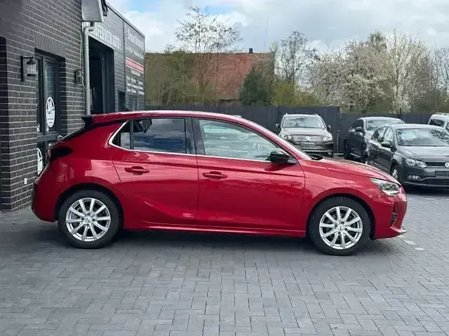 Używany Opel Corsa Ultimate 102 KM (75 kW) 2021 Czerwony Hatchback