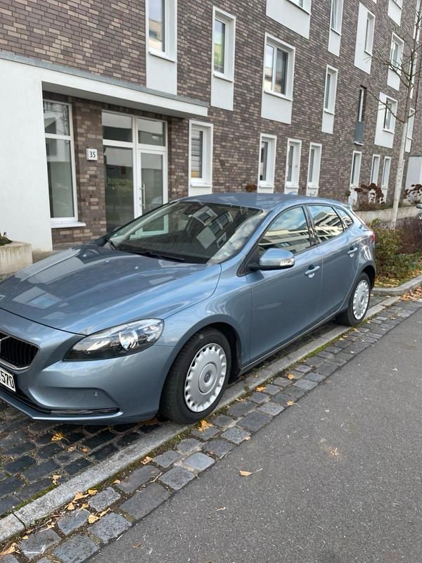 Gebraucht Volvo V40 150 PS (110 kW) 2018 Blau Kombi