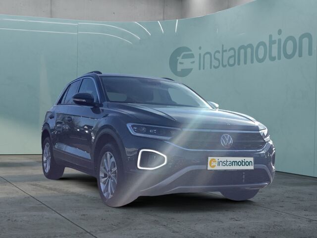 Blau Gebraucht 2024 VW T-Roc Life SUV | 28.000 € (Fairer Preis) - Bild 1/2