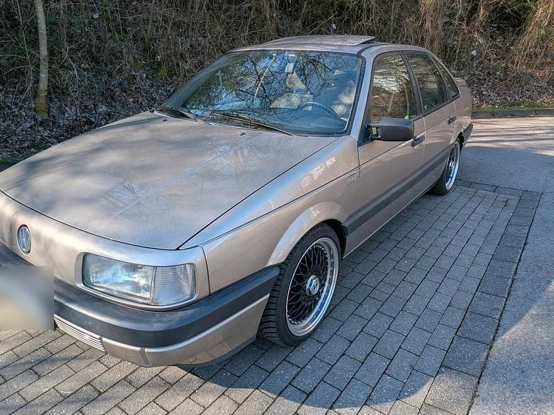 Gebraucht VW Passat 116 PS (85 kW) 1991 Gold Limousine