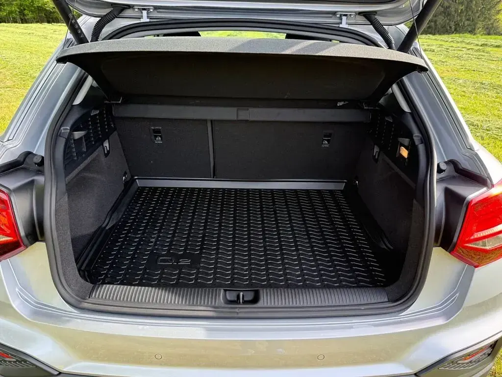 Używany Audi Q2 150 KM (110 kW) 2024 Srebrny SUV