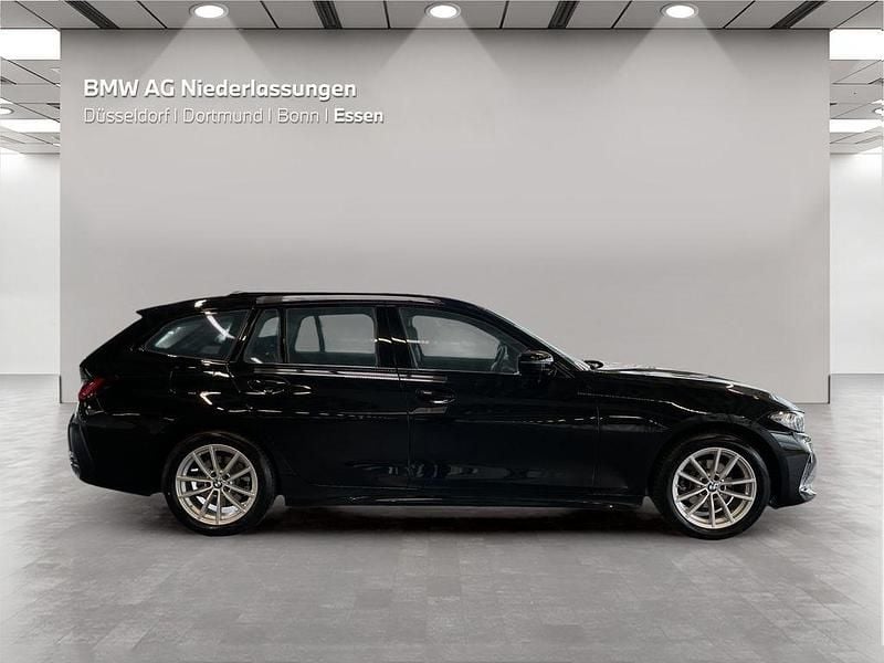 Gebraucht BMW 318 156 PS (114 kW) 2023 Schwarz Kombi