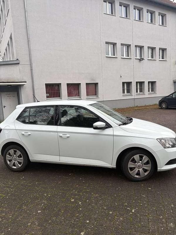 Gebraucht Skoda Fabia Ambition 90 PS (66 kW) 2015 Limousine