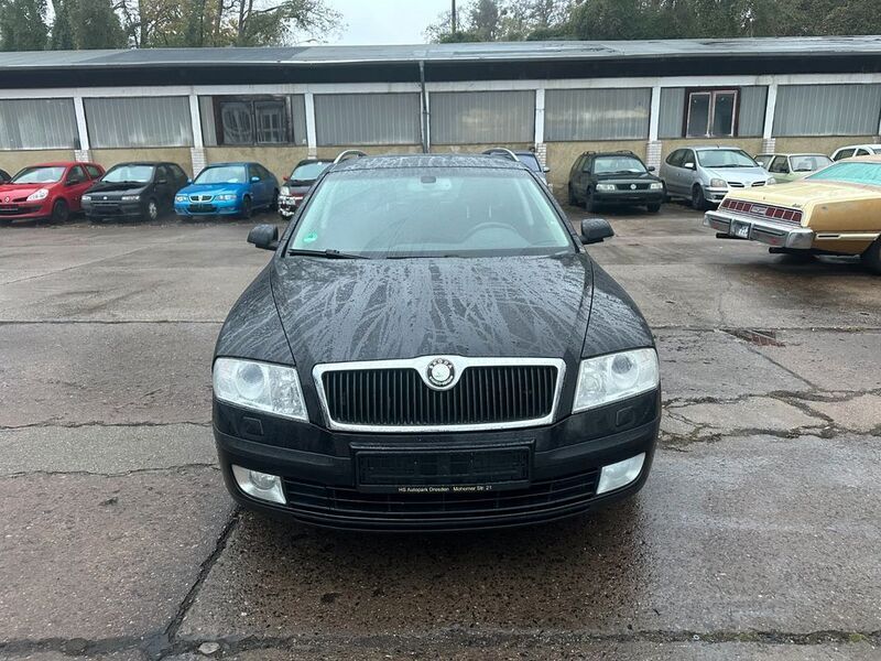 Schwarz Gebraucht 2008 Skoda Octavia Elegance Kombi | 4.500 € (Teuer) - Bild 1/4